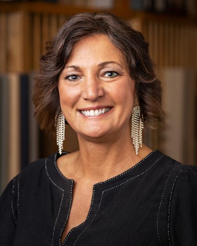 photo of Nicki Losinski