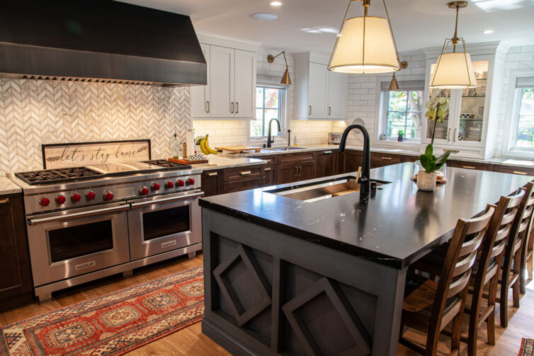Lake home gets a kitchen makeover